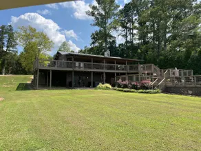 Lakefront Oasis: Big Back Porch, Pool & Hot tub - Image 3