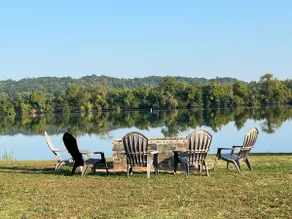 Lakefront Oasis: Big Back Porch, Pool & Hot tub - Image 2