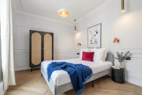 Chic 2BR Suite by Champs-Élysées - Image 4