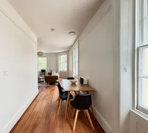 The Coal Store - 1820s Inner City 2br Apartment - Image 2