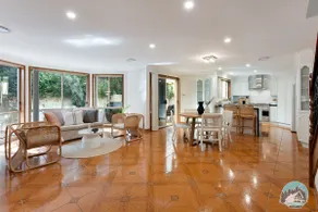 Hilltop Haven - Shell Cove - Image 3