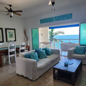Balcony with an ocean view - Image 5