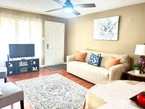 Cozy apartment /central location / 2 Bedroom - Image 5