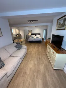 The Cottage, with Superking bed & private patio - Image 3