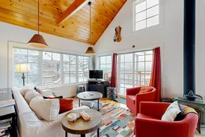 2BR cottage with high ceilings & kayaks - dogs ok - Image 4