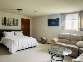 Beautiful and Spacious Home. - Image 5