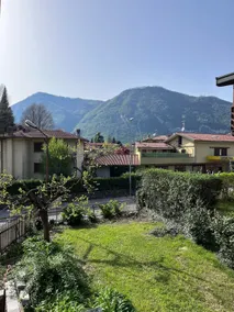 A stone's throw from the lake - Image 5