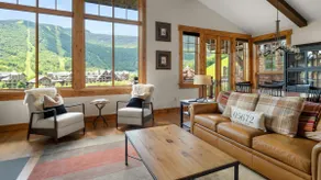 Stowe Globe 4 Bedroom Luxury Cabin Ski In Ski Out - Image 3