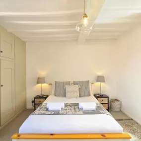 Unique 4BR Loft | Sleeps 8 | 2 Bathrooms - Image 3