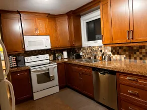 Main floor, 3 Bedroom home. Come relax! - Image 4