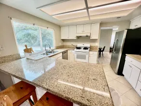 Cozy 4 bedroom villa near Chinese supermarket (Dahua, 168) PIH Medical Building - Image 5