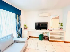 Bright Premium Suite in the gastronomic center - Image 4