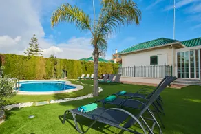 Spectacular Villa on the Beach and 10 min from the Airport - Image 3
