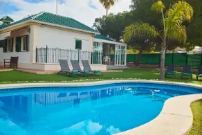 Spectacular Villa on the Beach and 10 min from the Airport - Image 2
