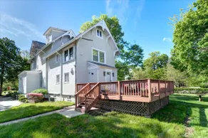 Spacious Home | Large Driveway | Train to NYC - Image 2