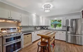 Lakeview Home in Beautiful Breitbeck Park - Image 3