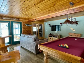 Northwoods log cabin get away! - Image 3