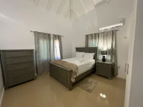 Tropical Villa at Lakeside View - Image 5