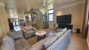 Entire luxury villa - Image 4
