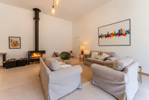 Beautiful residence – 4 suites, fireplace, park & pool - Image 3