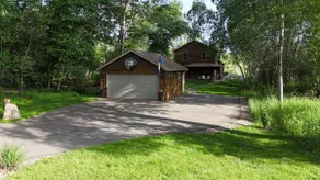 Spacious Summer Escape on Channel - Image 3