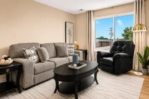 New!Contemporary UpperFlat Near Downtown Roseville - Image 2
