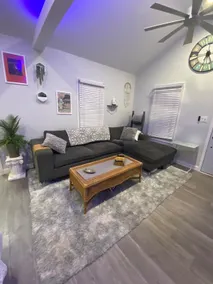 Elliott’s hideout - Image 5