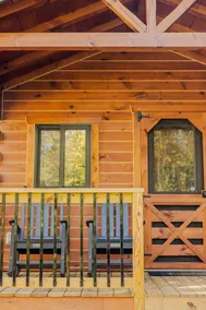 The Birch – New! Menominee River Boutique Cottage - Image 4