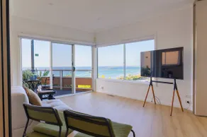 Pudding’s Home | Melbourne Oceanview Beach House - Image 5