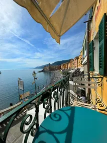 A terrace overlooking the sea - Image 2