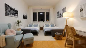 1-BDR Apt by the park| 10 mins walk to city centre - Image 5