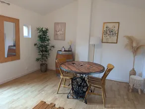 Cozy relaxation haven with spa and video projector - Image 4