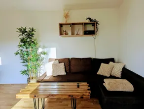 Cozy relaxation haven with spa and video projector - Image 3
