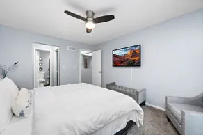 KC-Area Stay | Near Lakes & Trails • Fast Wi-Fi - Image 3