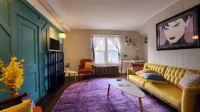 Private upstairs guest suit. - Image 4