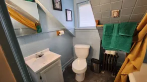 Private upstairs guest suit. - Image 5