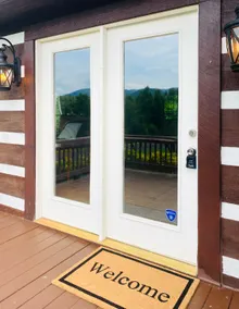 ⁠Red-Roof Cabin Suite w/Salt Water Hot Tub & View⁠ - Image 3