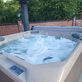 Suite B Sleeps 6, Spacious - 5 mins. off I-77 - Image 4