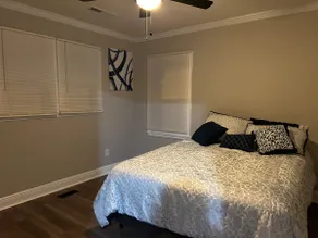 The Family Inn - Freshly Renovated 4bed 3bath - Image 3