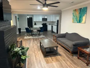 The Family Inn - Freshly Renovated 4bed 3bath - Image 5
