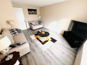 Modern 1-Bed Flat Near Northampton General Hopital Town Centre & M1 - Image 3