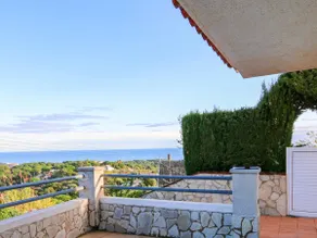 House with a private pool - Image 3