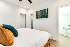 Zydeco House•KING Bd•Luxe Amenities•Prime Location - Image 4