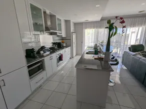 Executive Townhouse - Albury - Image 4