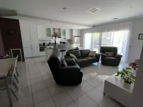 Executive Townhouse - Albury - Image 5