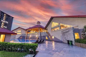 Luxury stay with amenities - Image 2