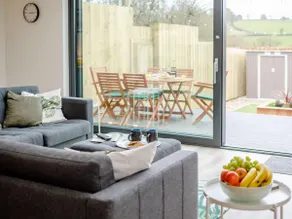 3 Bed in Holsworthy oc-90721 - Image 3