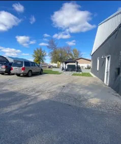 The Hangar-1/2 House 1/2 ManCave - Image 3