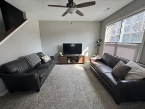 Downtown Townhome w skyline view - Image 2