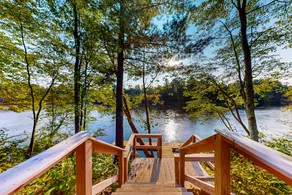 Modern Dog-Friendly Cabin with River Views - Image 5